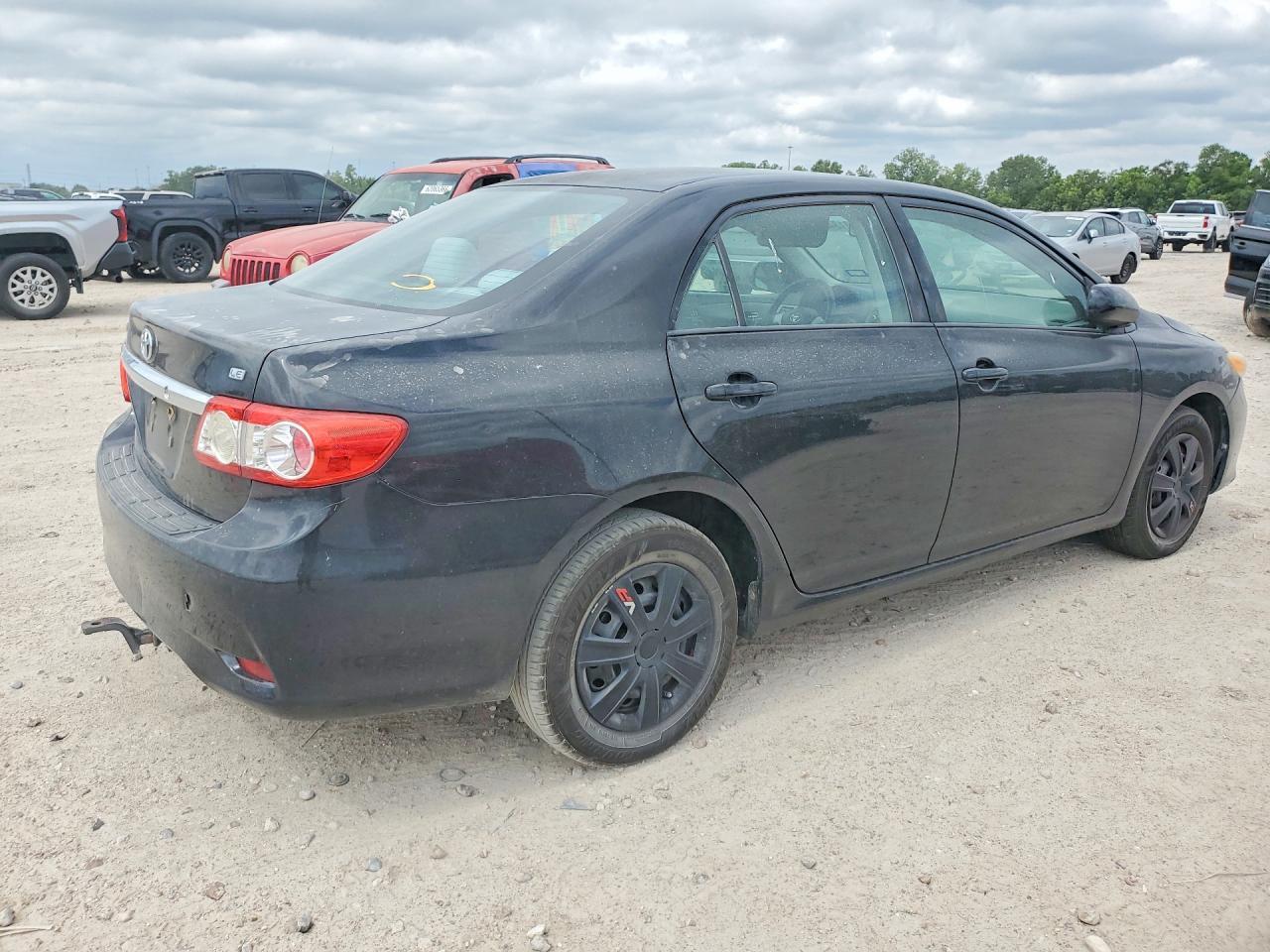 2011 Toyota Corolla Le - Фото 3