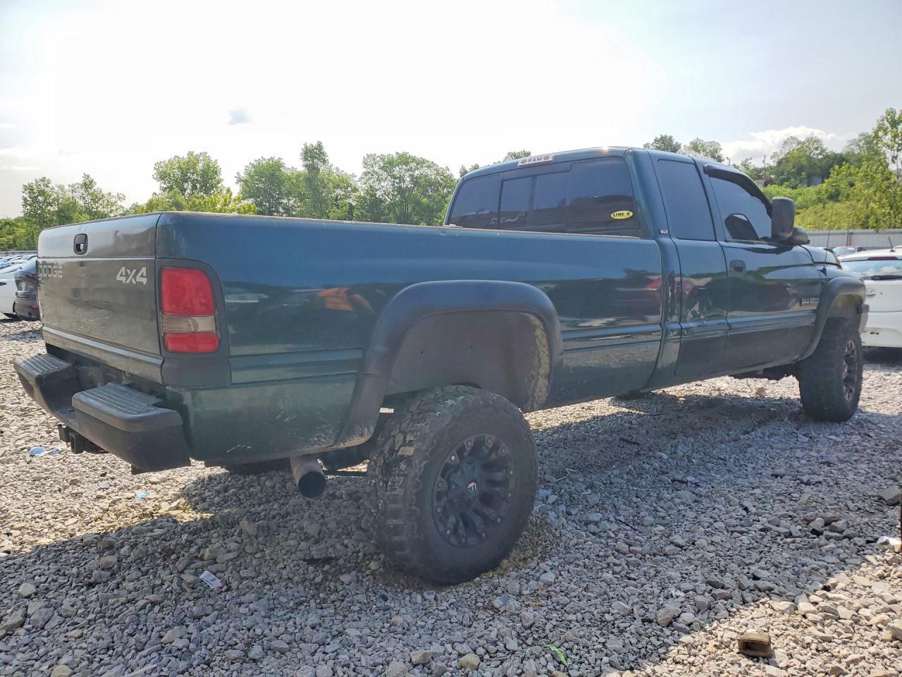 2001 Dodge Ram 2500 - Фото 3