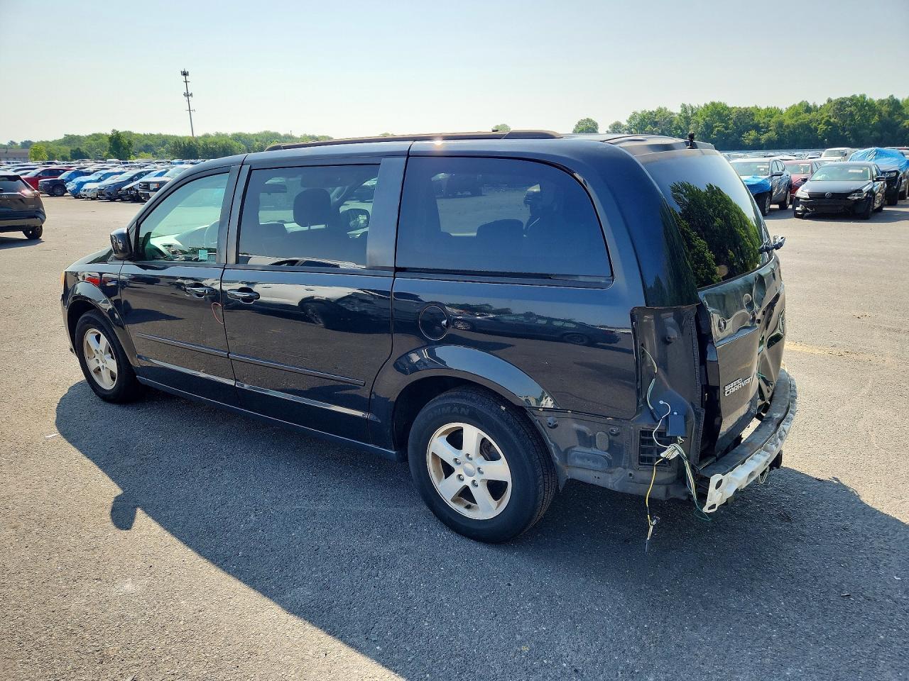 2013 Dodge Grand Caravan Sxt - Image 2