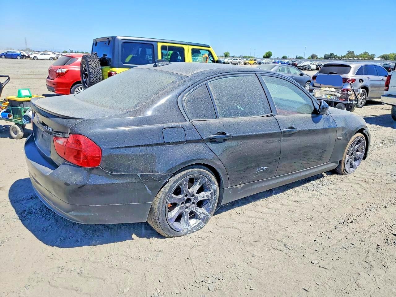 2010 BMW 328 I - Image 3