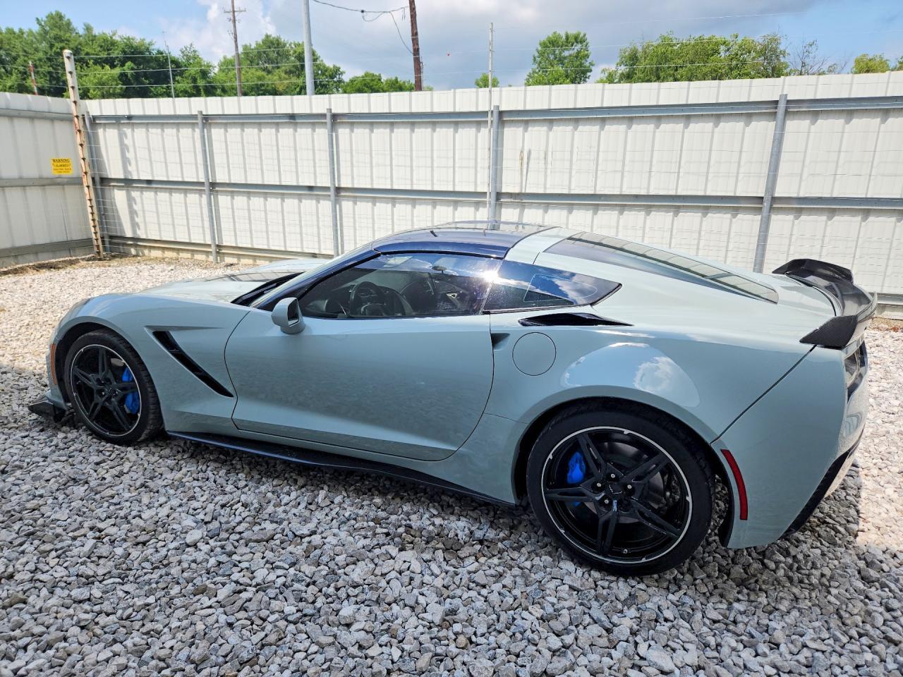 2017 Chevrolet Corvette - Фото 2
