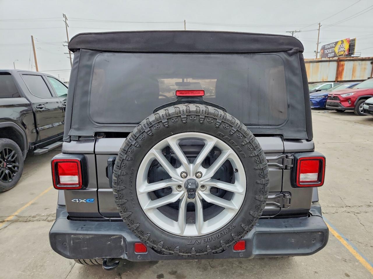 2021 Jeep Wrangler Unlimited Sahara 4Xe - Image 6