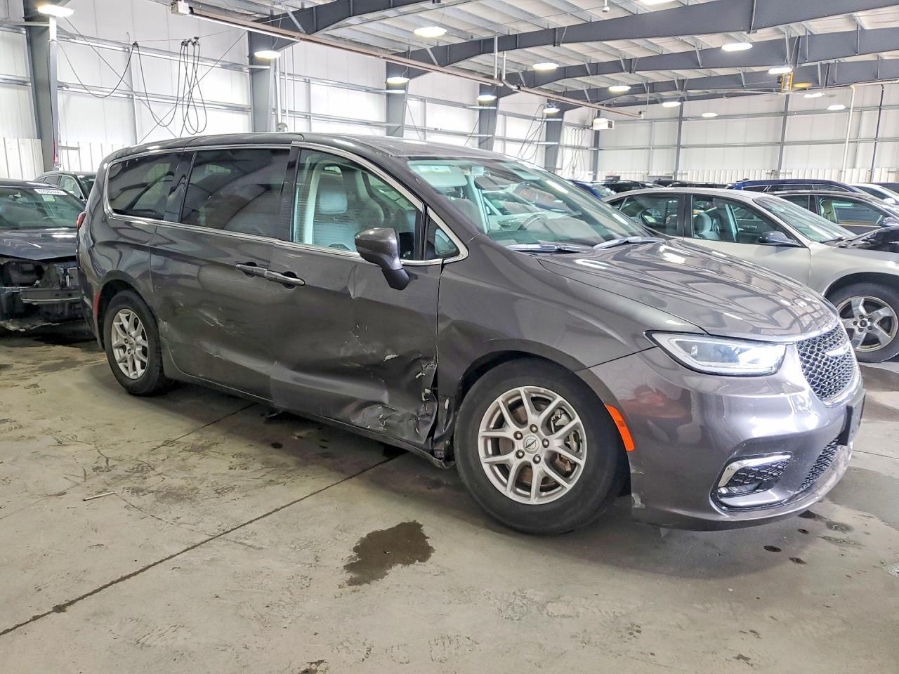 2023 Chrysler Pacifica Touring L - Фото 4