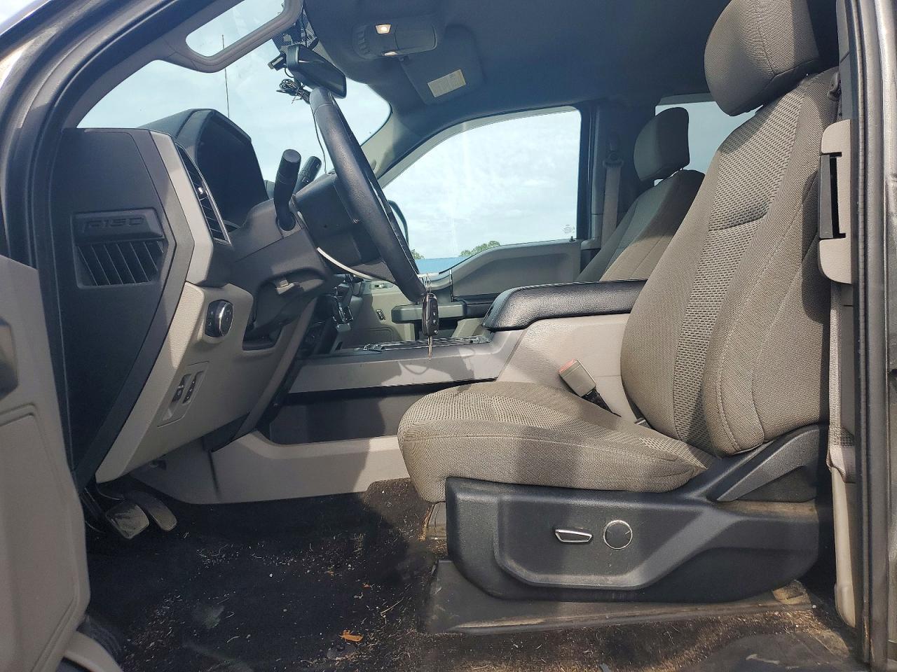 2018 Ford F150 Super Cab - Фото 7