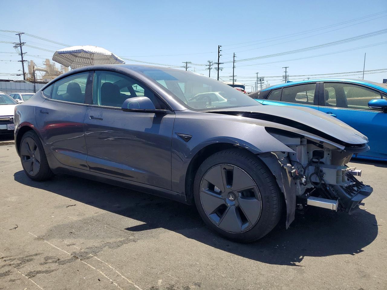 2023 Tesla Model 3 - Фото 4