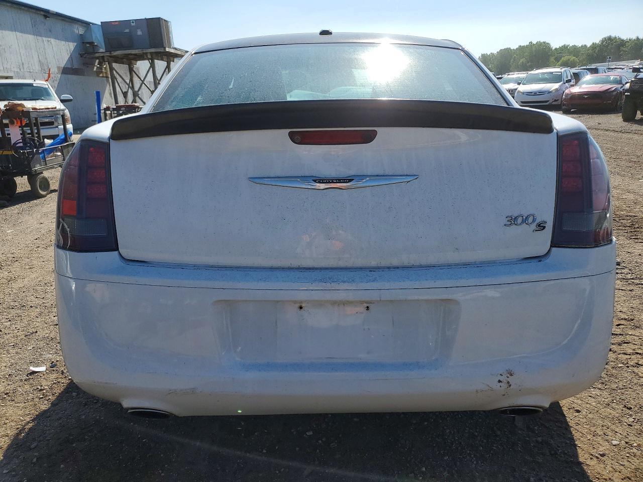 2014 Chrysler 300 S - Image 6