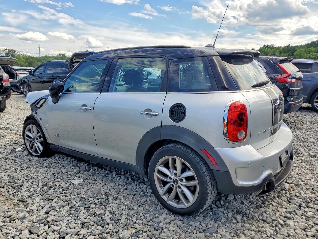 2014 Mini Cooper S Countryman - Image 2