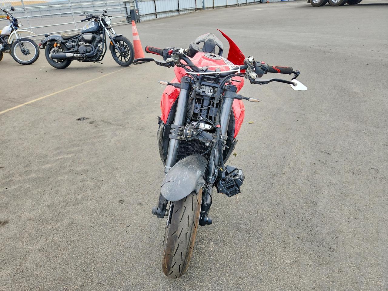 2024 Ducati Streetfighter V4 - Фото 2