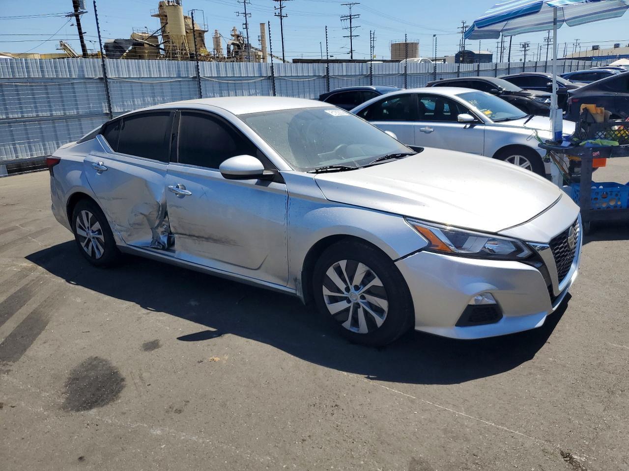 2020 Nissan Altima S - Фото 4