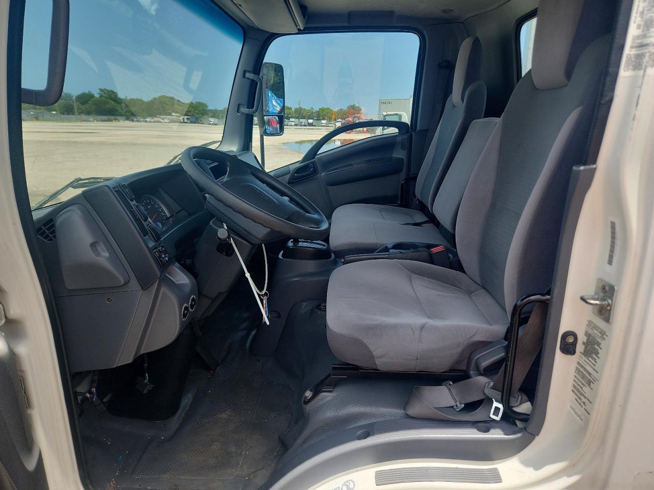 2019 Isuzu Npr Hd Box Truck - Image 7