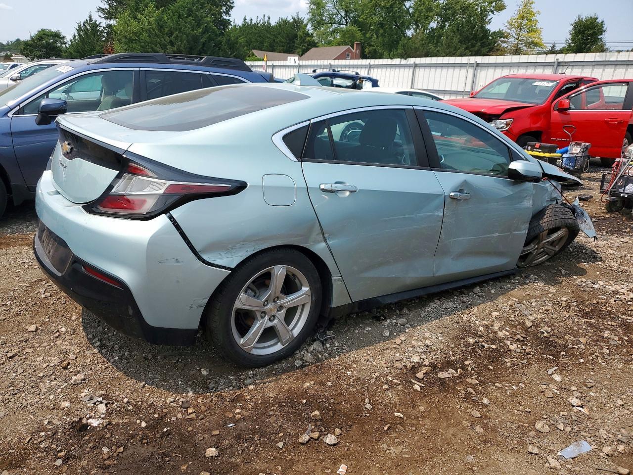 2018 Chevrolet Volt Lt - Image 3
