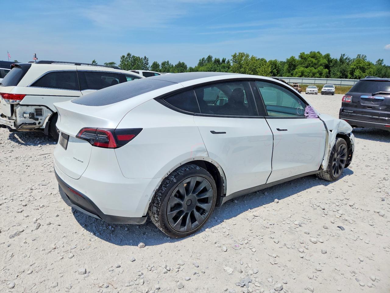 2022 Tesla Model Y - Image 3