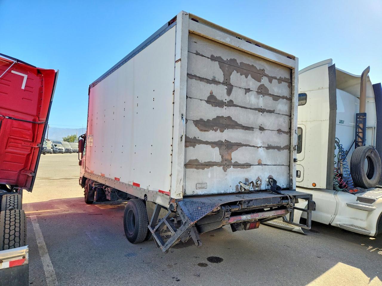 2011 Isuzu Npr Hd Box Truck - Image 2