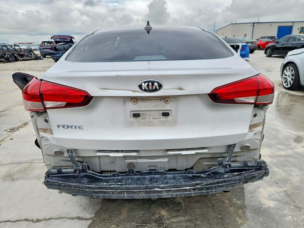 2017 Kia Forte Lx - Фото 6