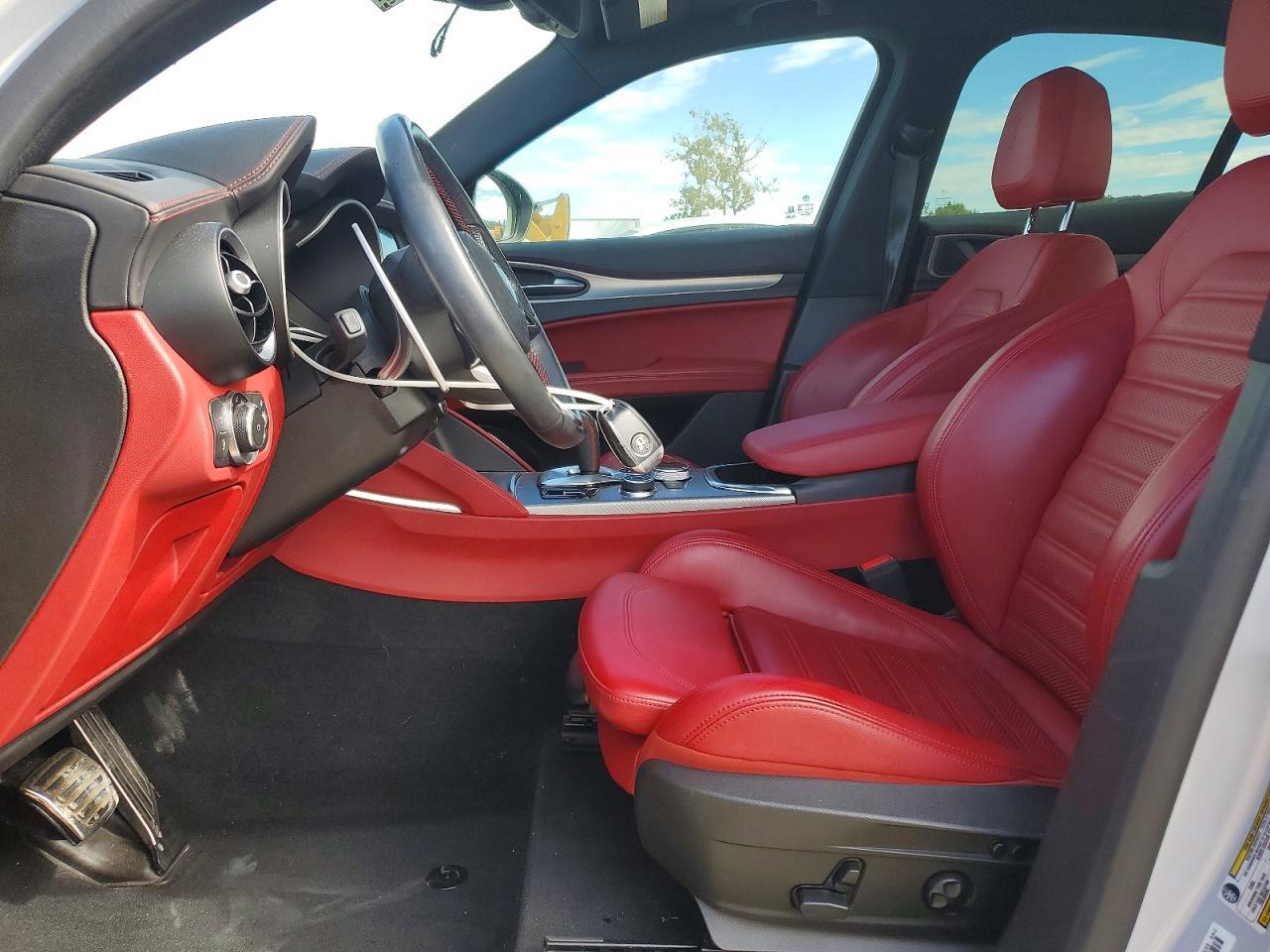 2021 Alfa Romeo Stelvio Ti - Фото 7