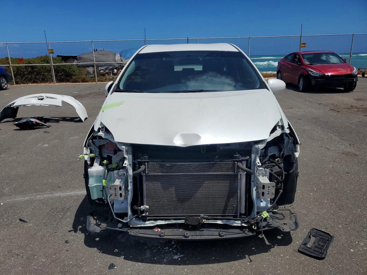 2015 Toyota Prius One - Фото 5