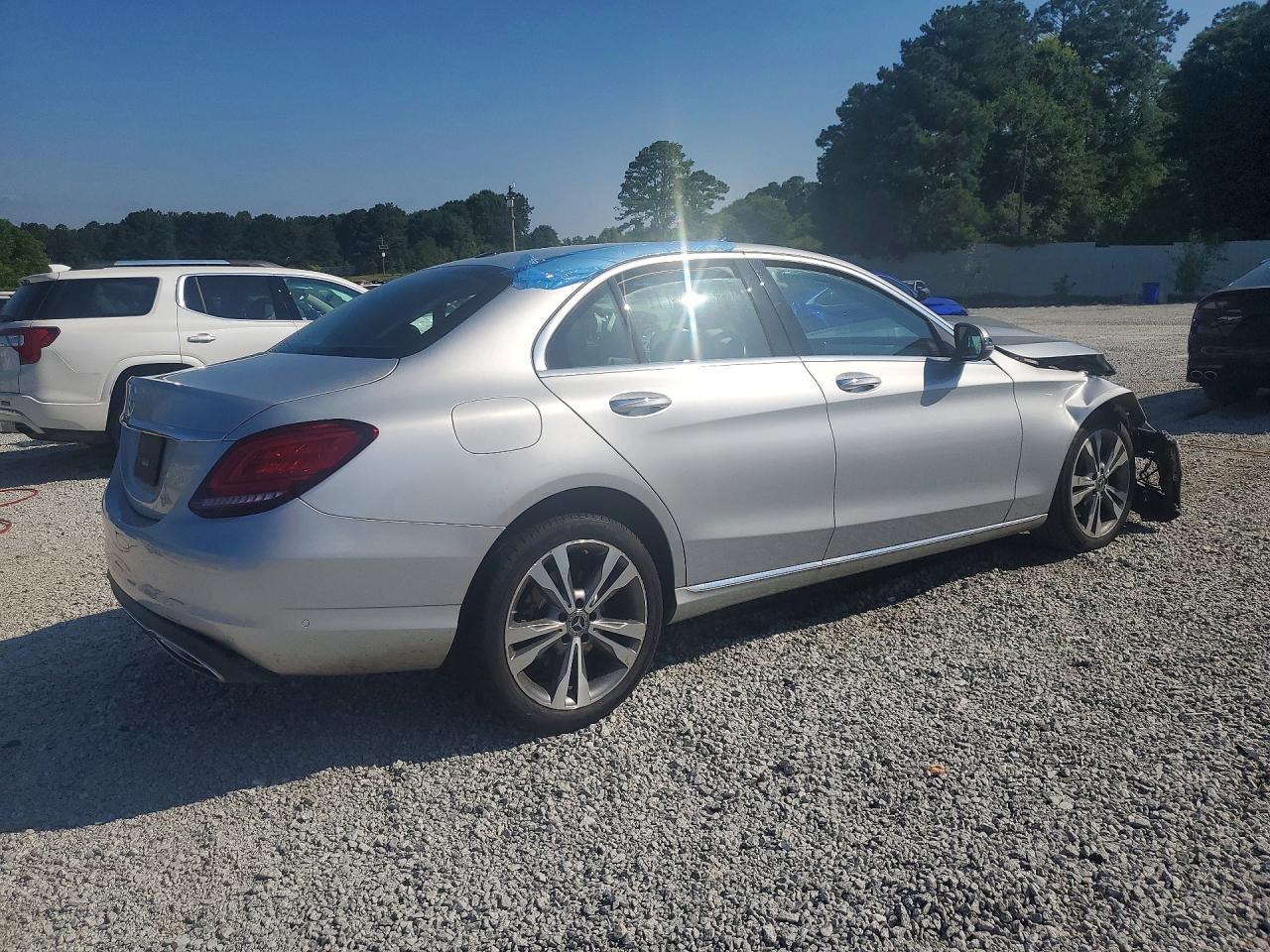 2020 Mercedes-Benz C 300 - Фото 3