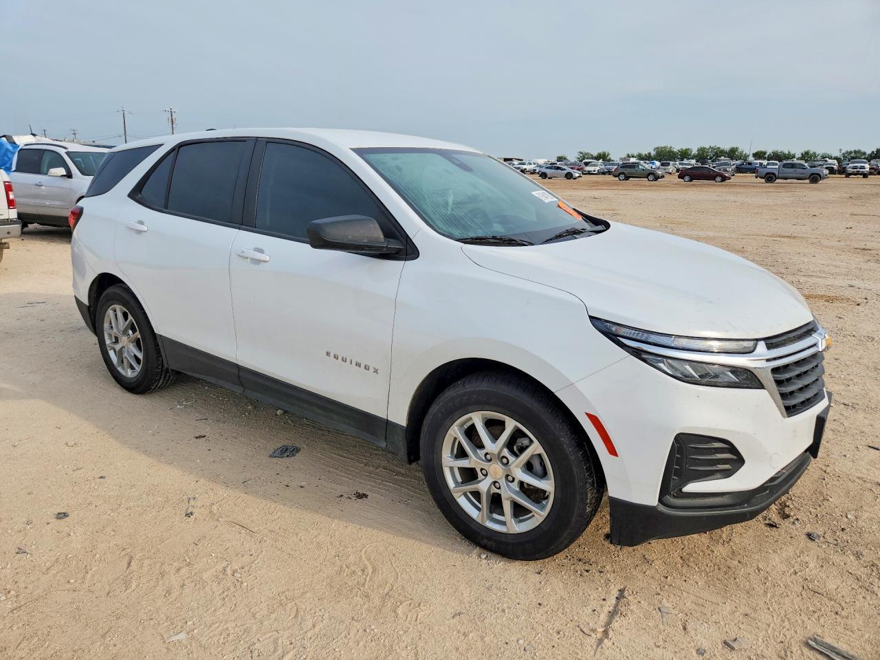 2022 Chevrolet Equinox Ls - Image 4