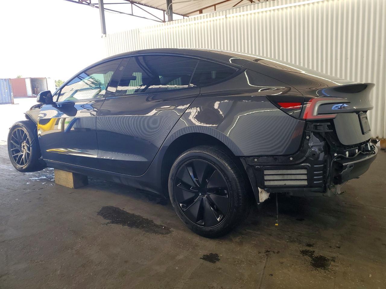 2025 Tesla Model 3 - Image 2