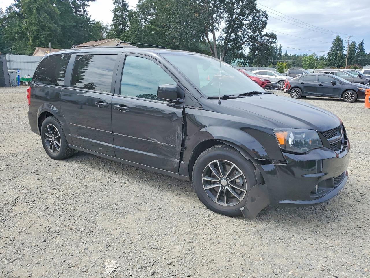 2017 Dodge Grand Caravan Gt - Image 4
