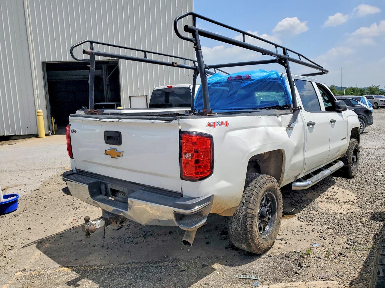 2016 Chevrolet Silverado K2500 Heavy Duty - Image 3