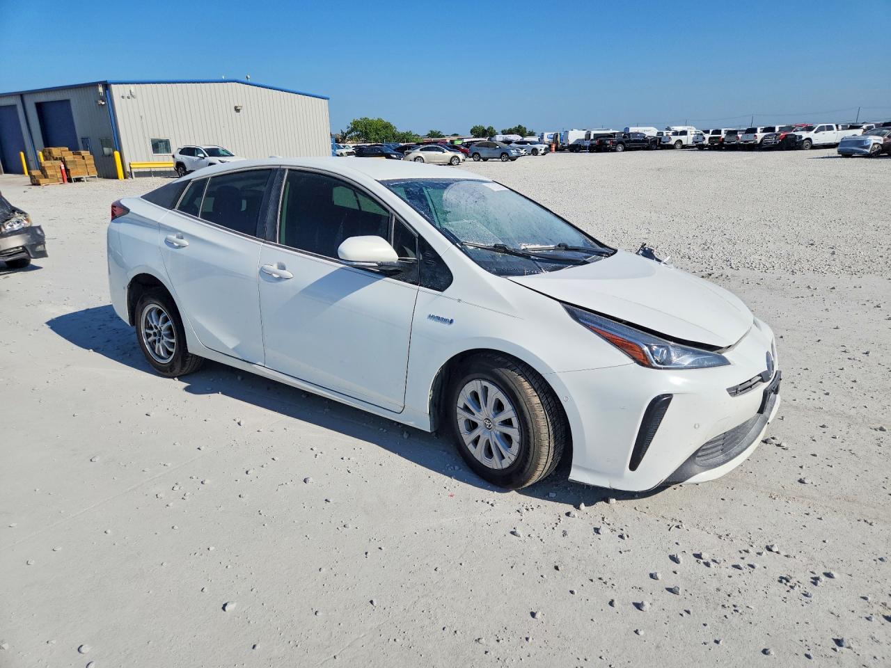 2020 Toyota Prius Le - Фото 4