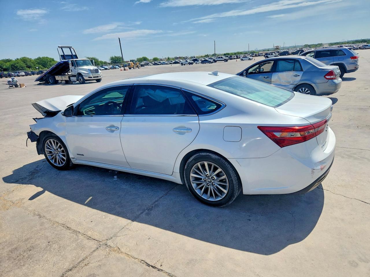 2016 Toyota Avalon Hybrid Limited - Фото 2