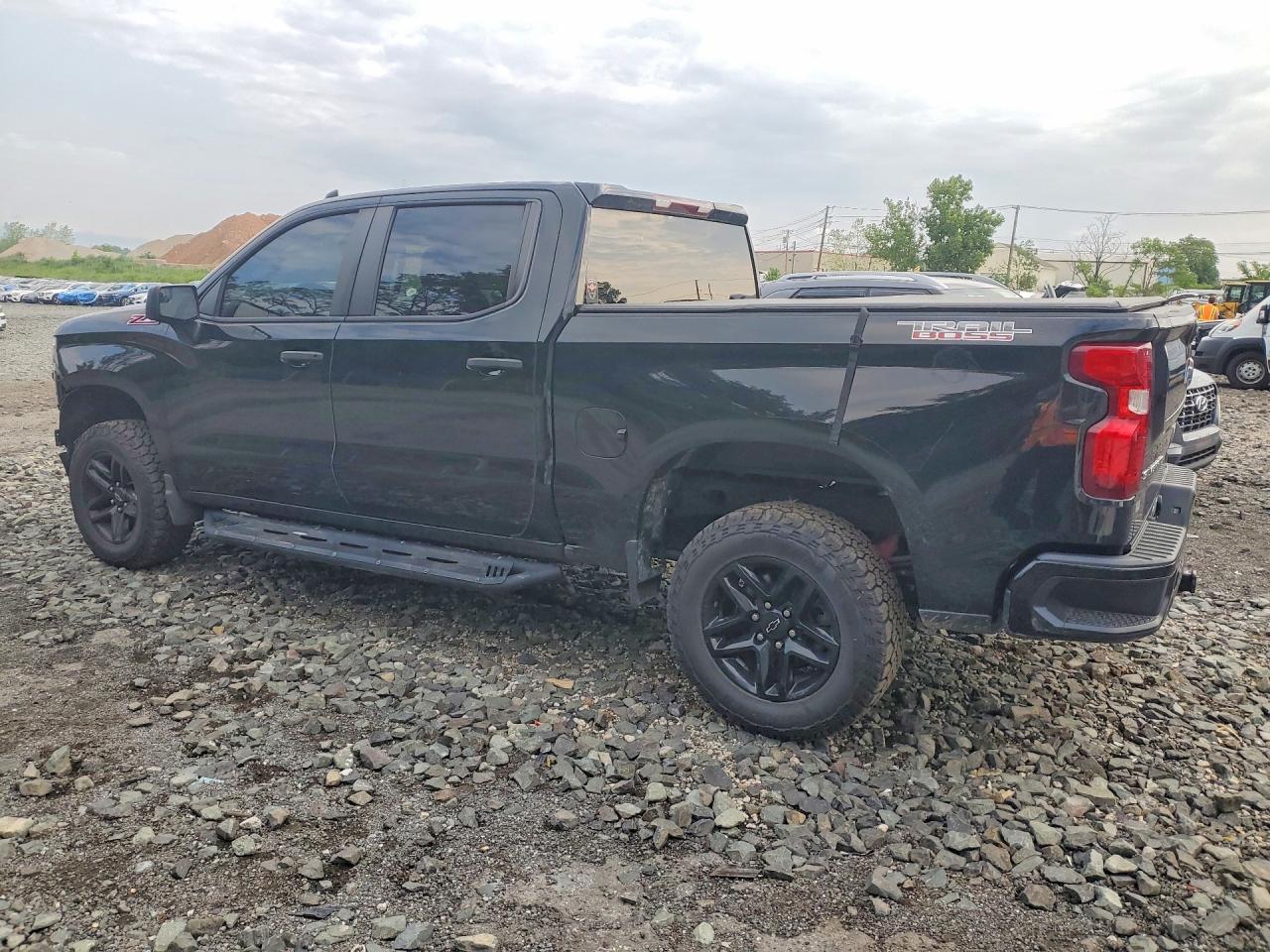 2023 Chevrolet Silverado K1500 Trail Boss Custom - Фото 2