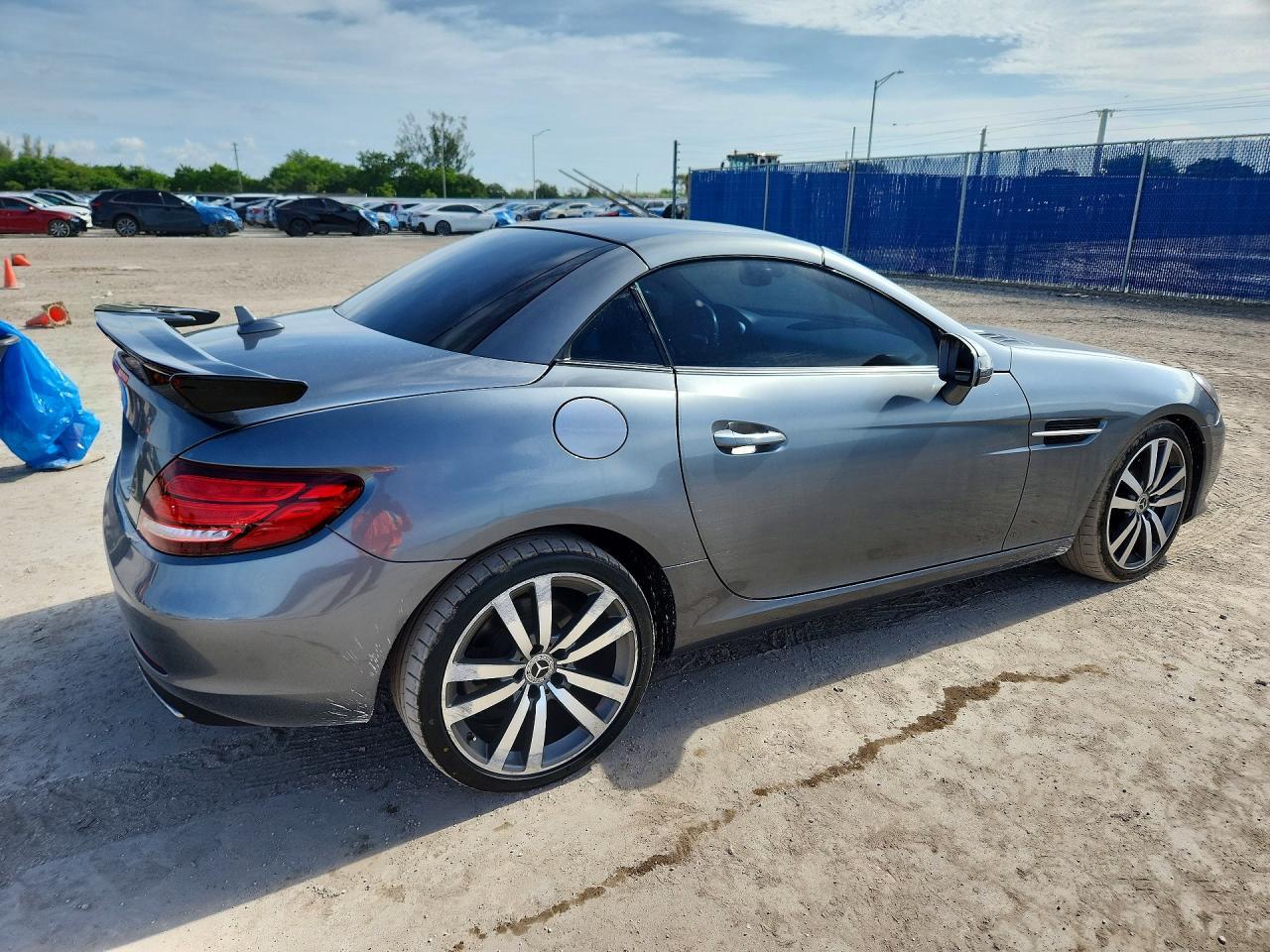 2017 Mercedes-Benz Slc 300 - Фото 3
