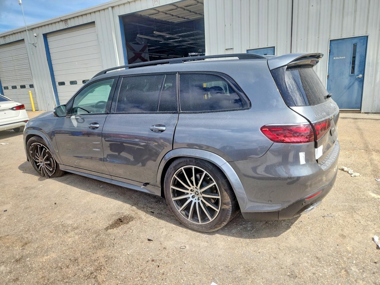 2025 Mercedes-Benz Gls 450 4Matic - Image 2