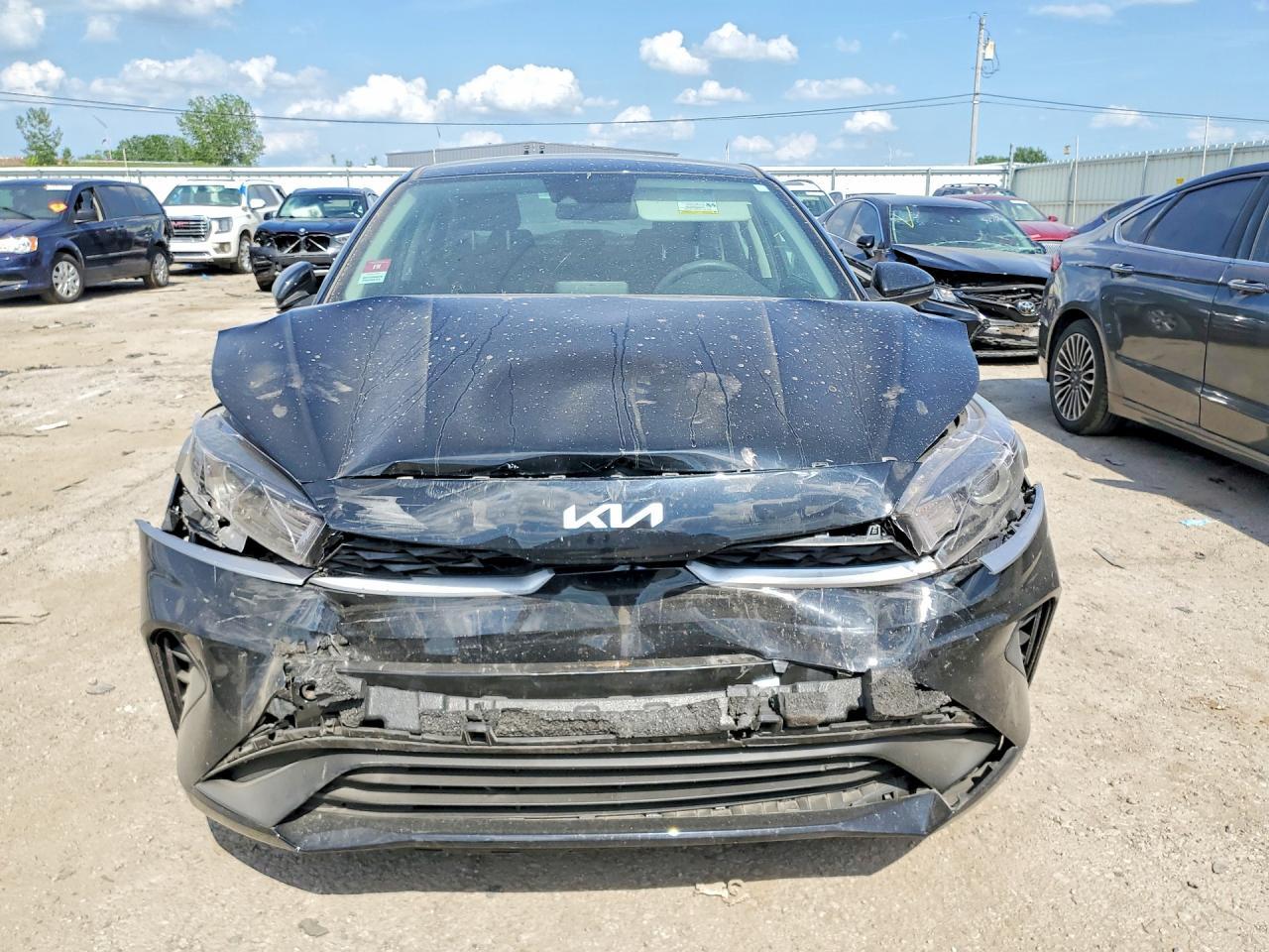 2023 Kia Forte Lxs - Image 5