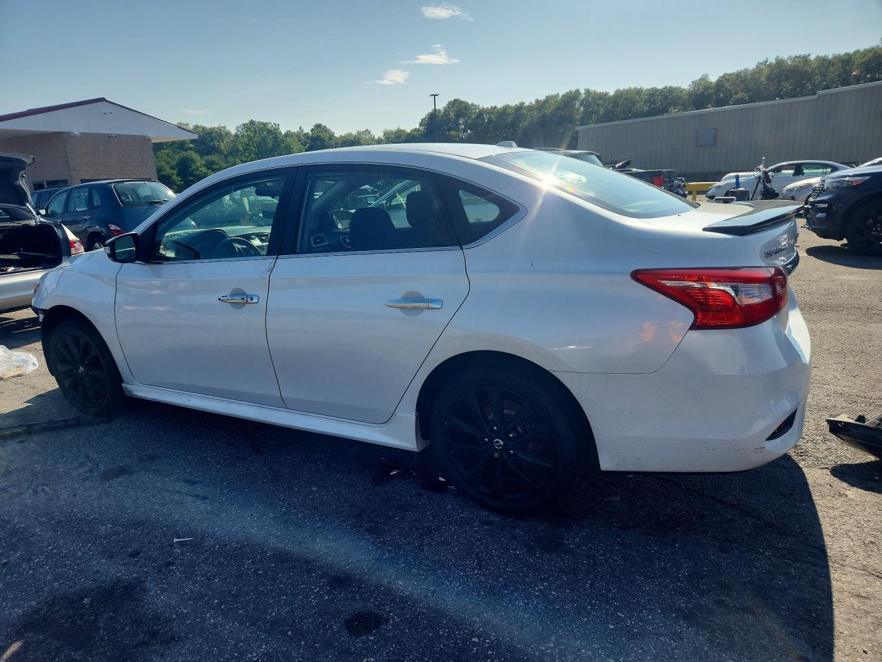 2017 Nissan Sentra Sr - Фото 2