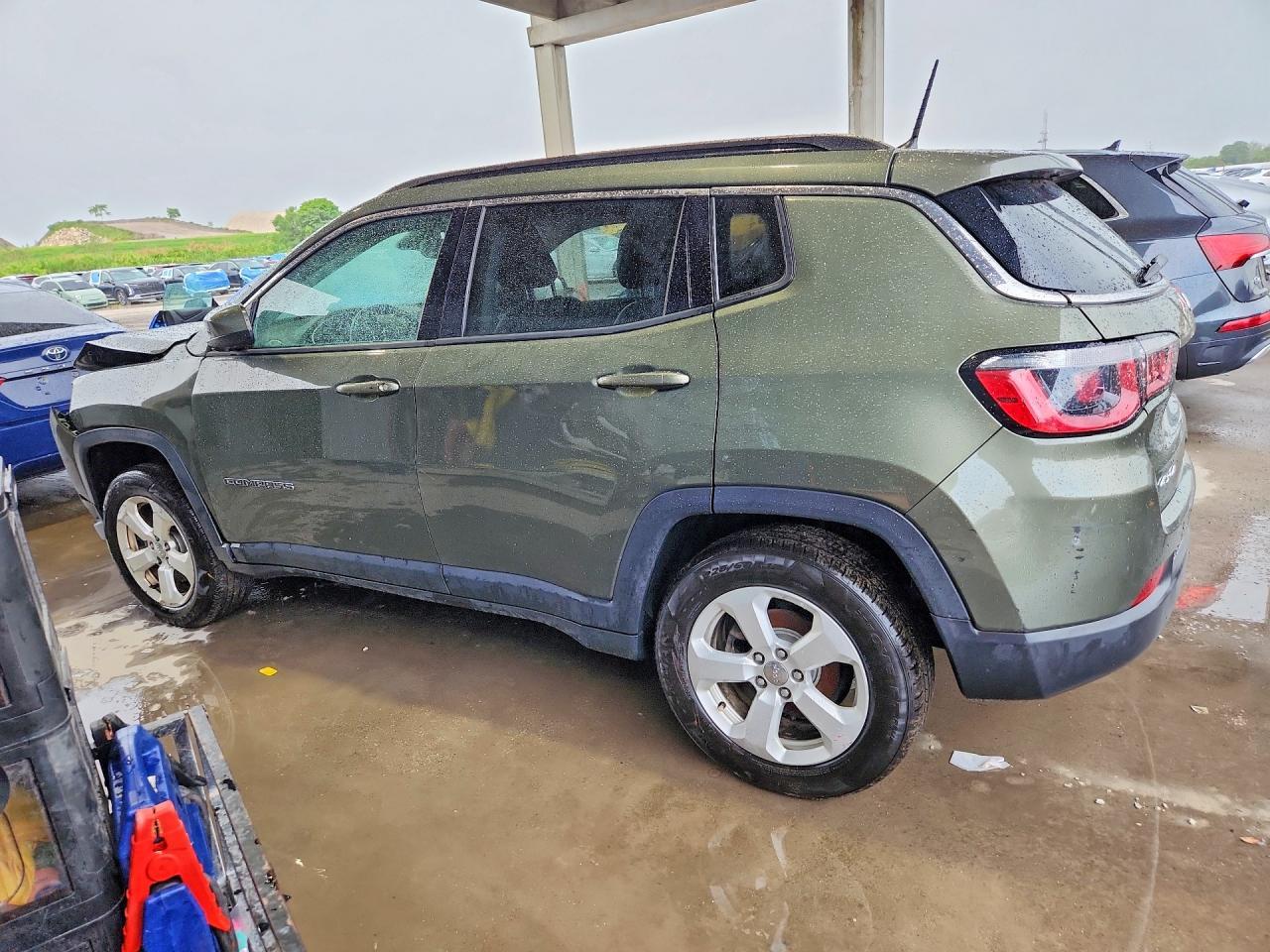 2017 Jeep Compass Latitude - Фото 2