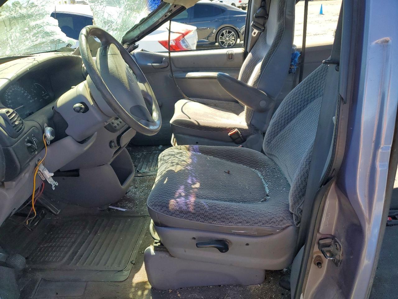 1998 Dodge Caravan - Image 7