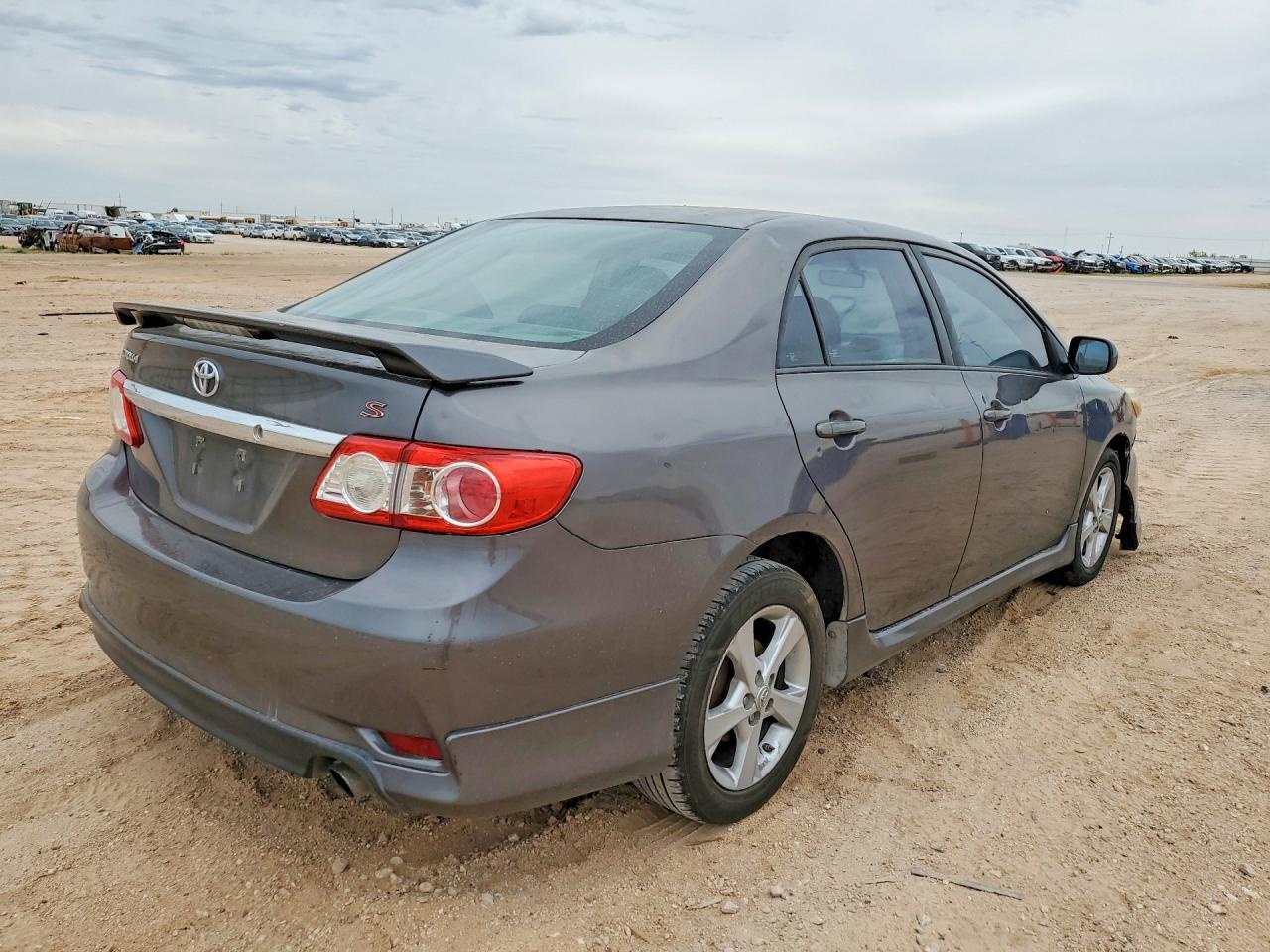 2013 Toyota Corolla Base - Фото 3