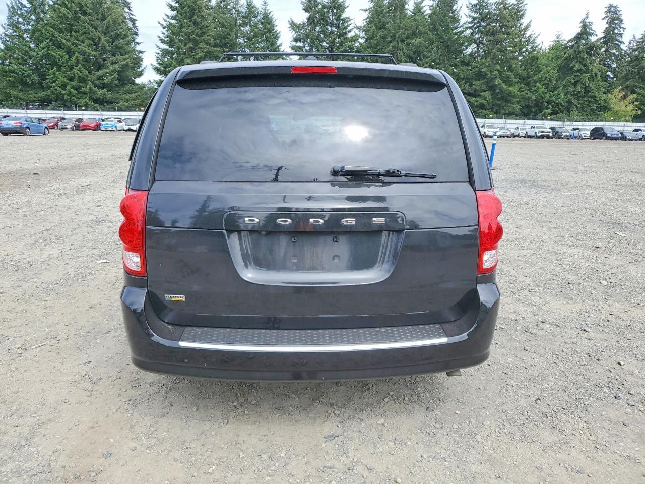 2017 Dodge Grand Caravan Gt - Image 6