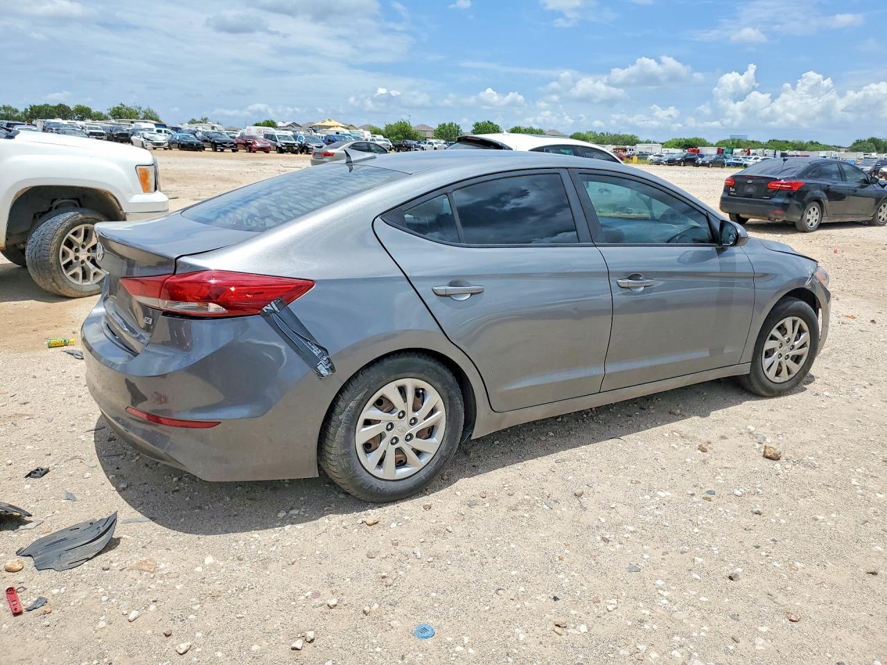 2017 Hyundai Elantra Se - Image 3