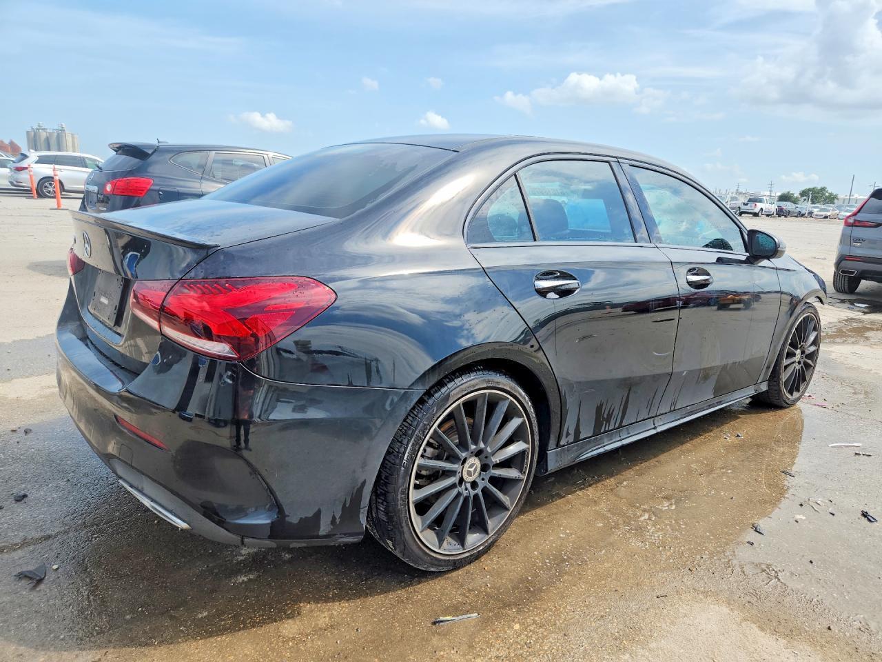 2022 Mercedes-Benz A 220 - Фото 3