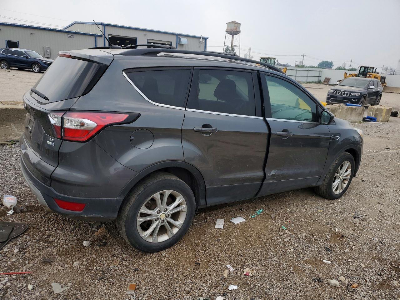 2017 Ford Escape Se - Фото 3