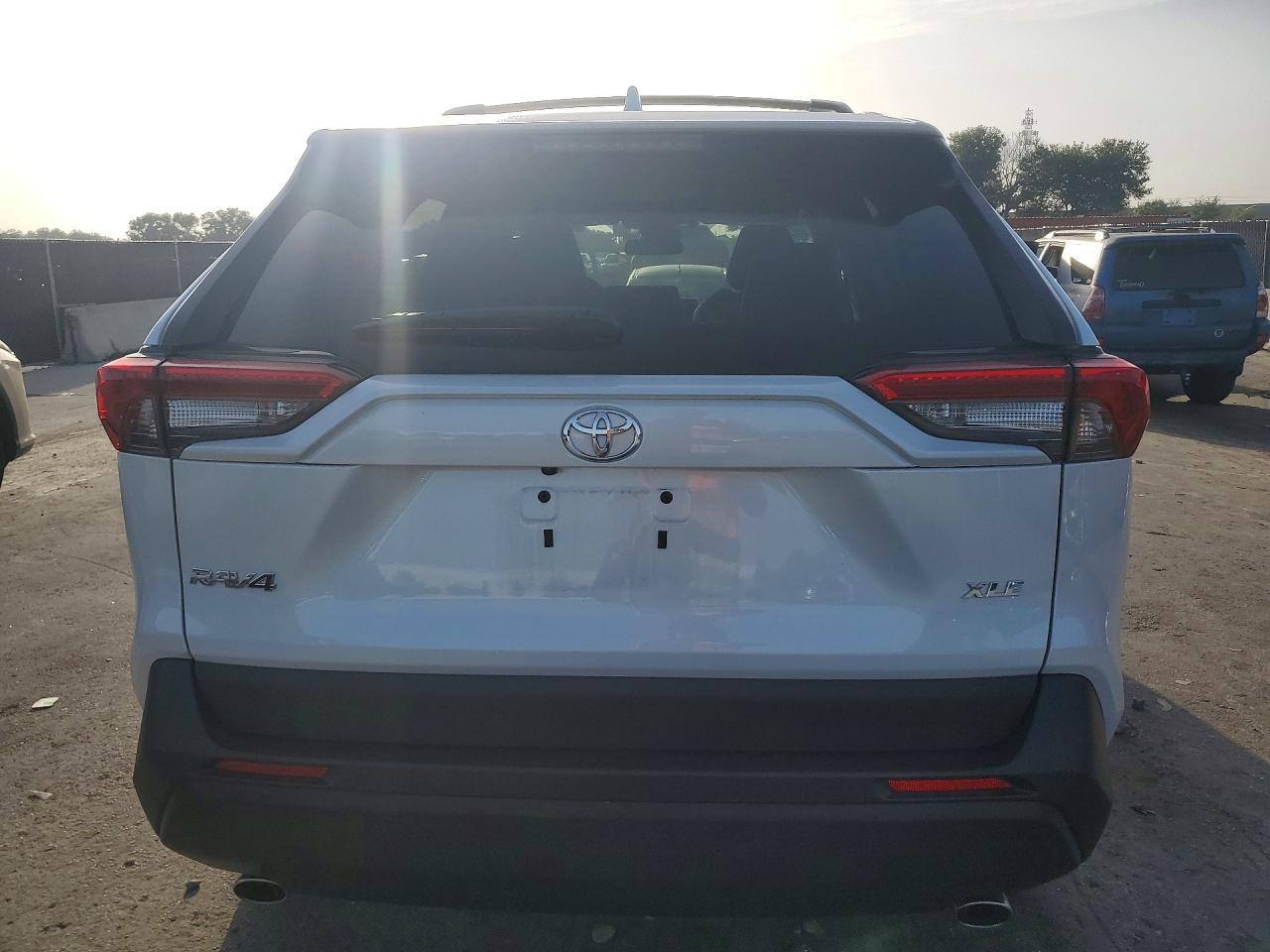 2025 Toyota Rav4 Xle Premium - Фото 6