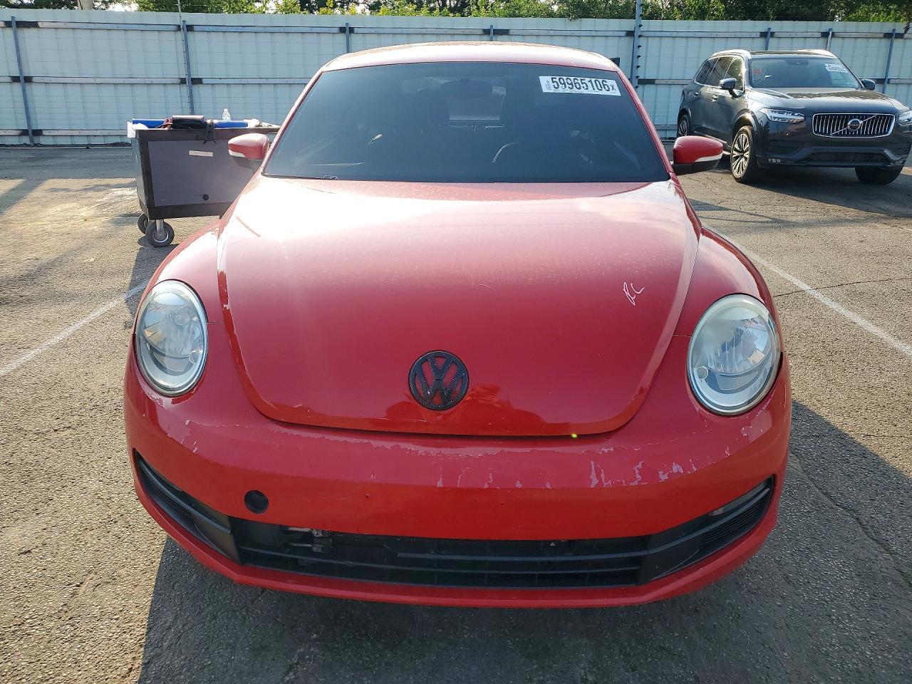 2012 Volkswagen Beetle - Фото 5