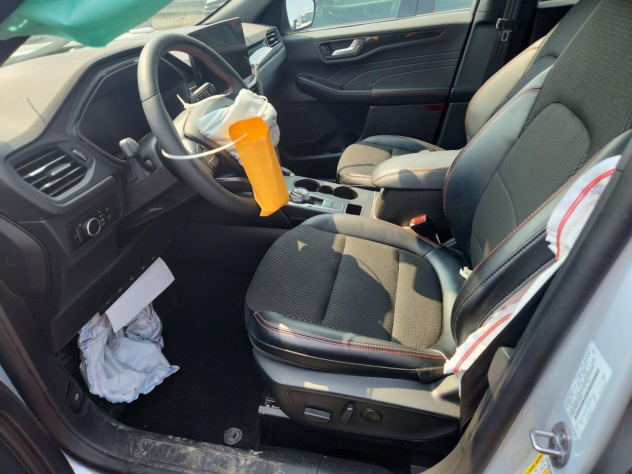 2025 Ford Escape St Line - Image 7