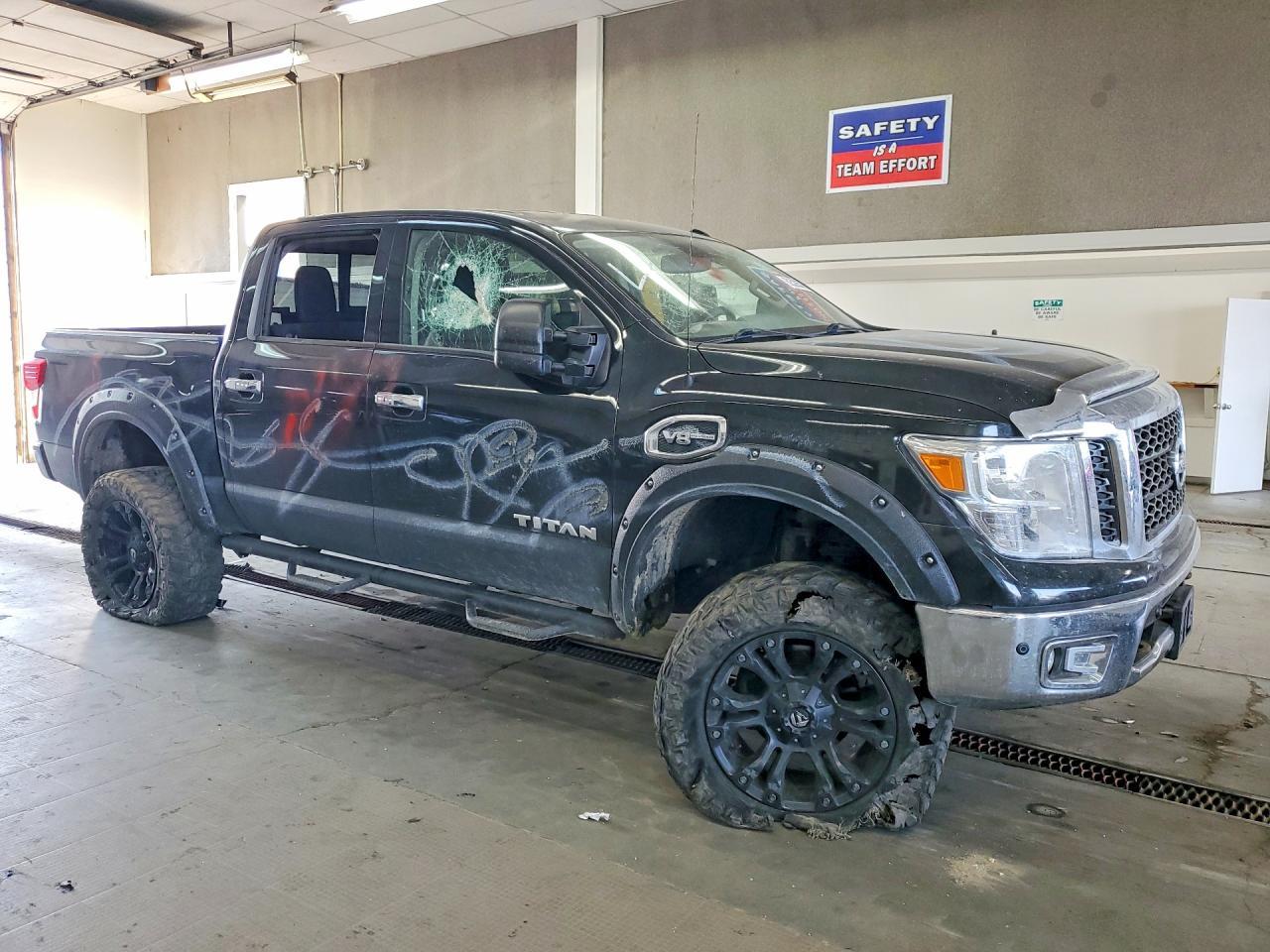 2017 Nissan Titan S - Фото 4