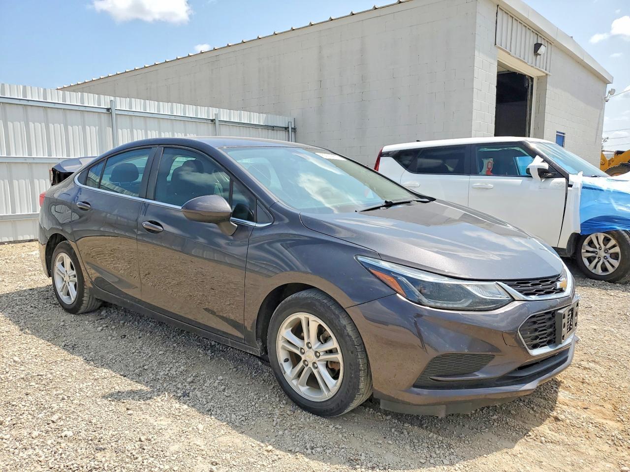 2017 Chevrolet Cruze Lt - Фото 4