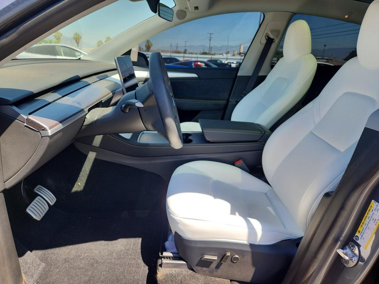2024 Tesla Model Y - Image 7