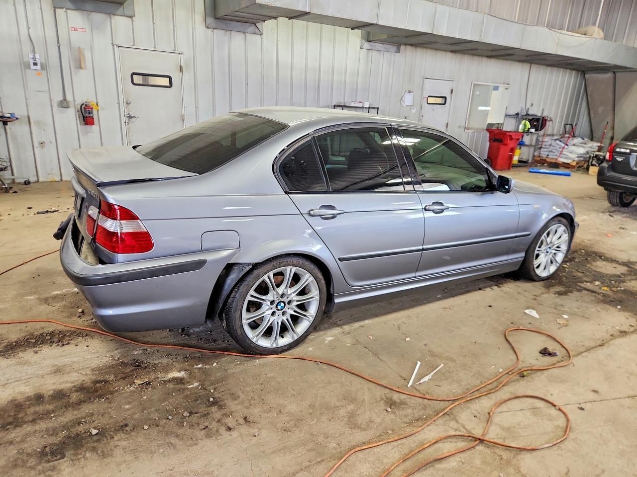 2004 BMW 330 I - Фото 3