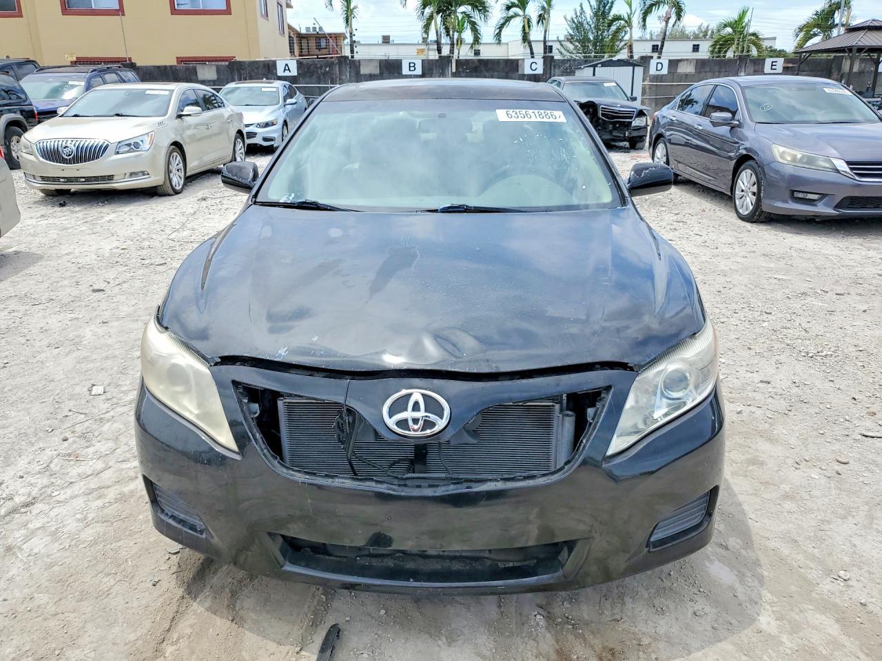 2011 Toyota Camry Le - Image 5