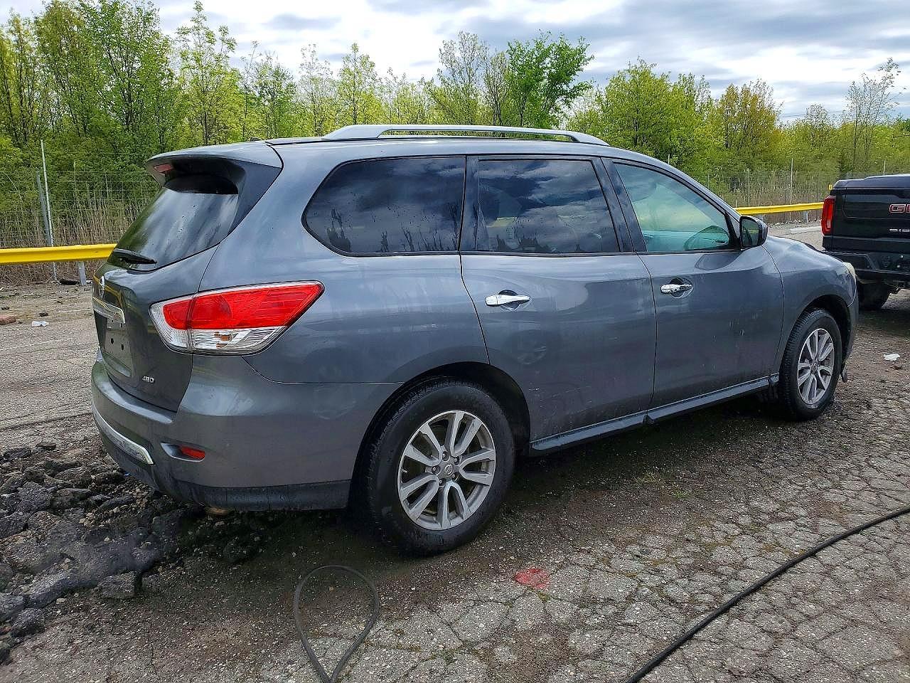 2016 Nissan Pathfinder S - Фото 3