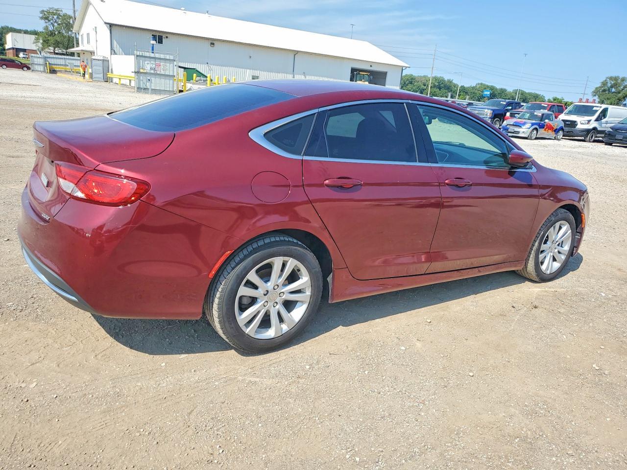2015 Chrysler 200 Limited - Фото 3