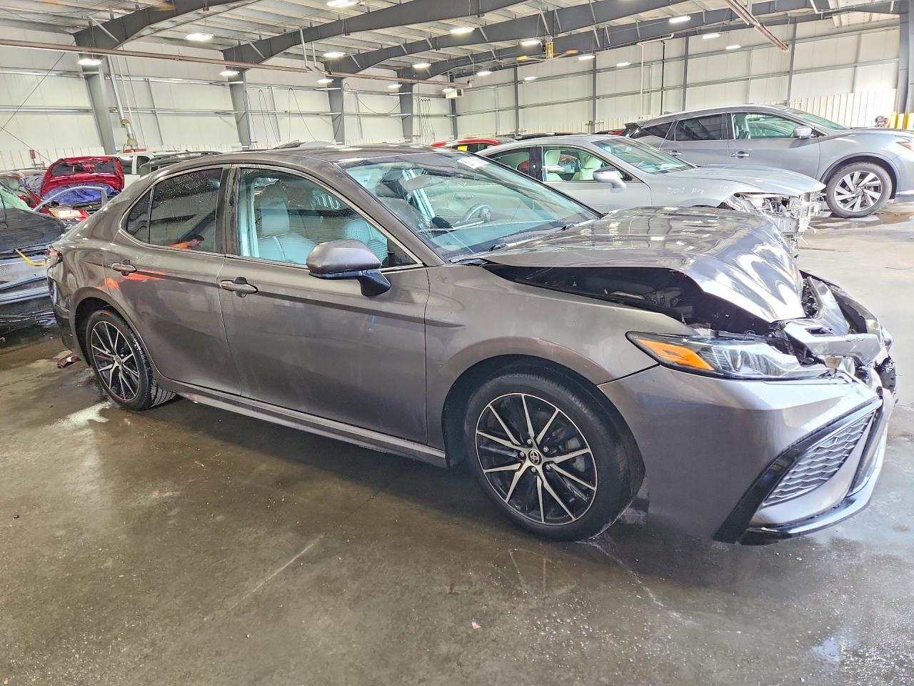 2021 Toyota Camry Se - Фото 4